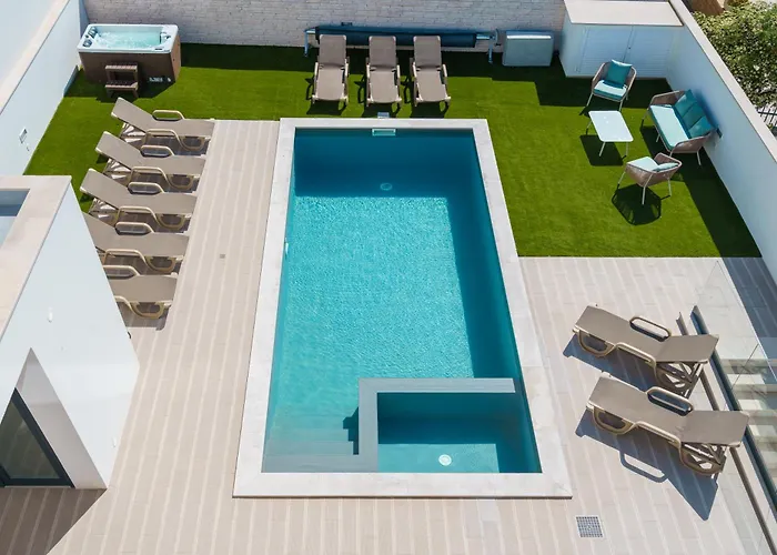 Antica Villa, Luxury Villa Near The Beach